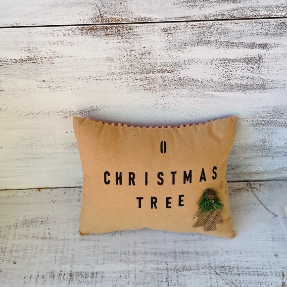 *O Christmas Tree Primitive Pillow - Picture 10 of 13